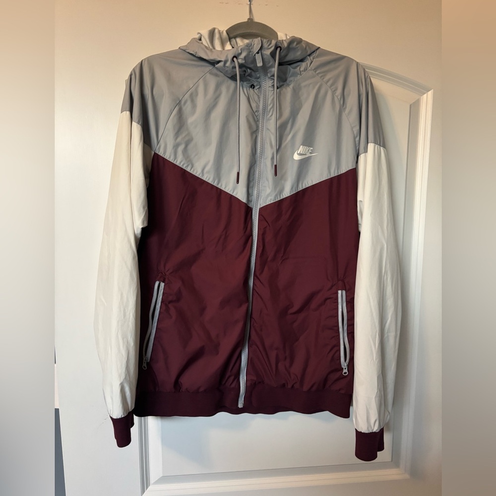 Men’s Nike jacket. Size L